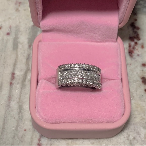 Jewelry - SOLD Diamond band